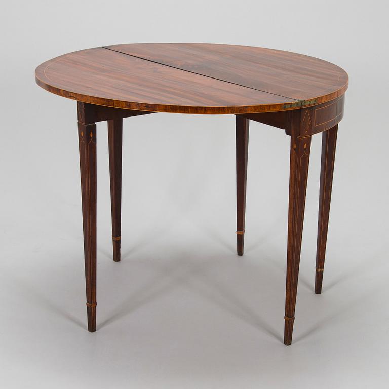 Pöytä/klaffipöytä, puolipyöreän muotoinen, Englanti, 1700-luvun loppu.