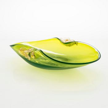 A centre-piece glass bowl, presumably Murano, latter half of the 20th century.