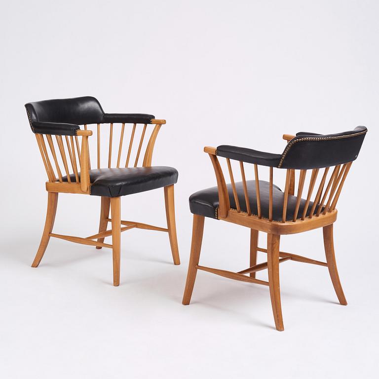 Josef Frank, stolar, ett par, ”Kaptensstol”, Firma Svenskt Tenn, modell 789A.