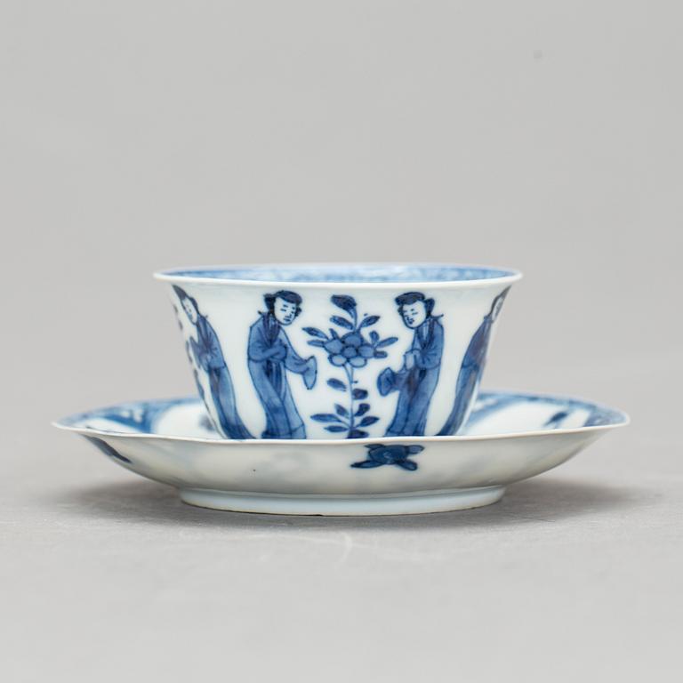 VINKOPP MED FAT, porslin, Kina, Kangxi (1662-1722).