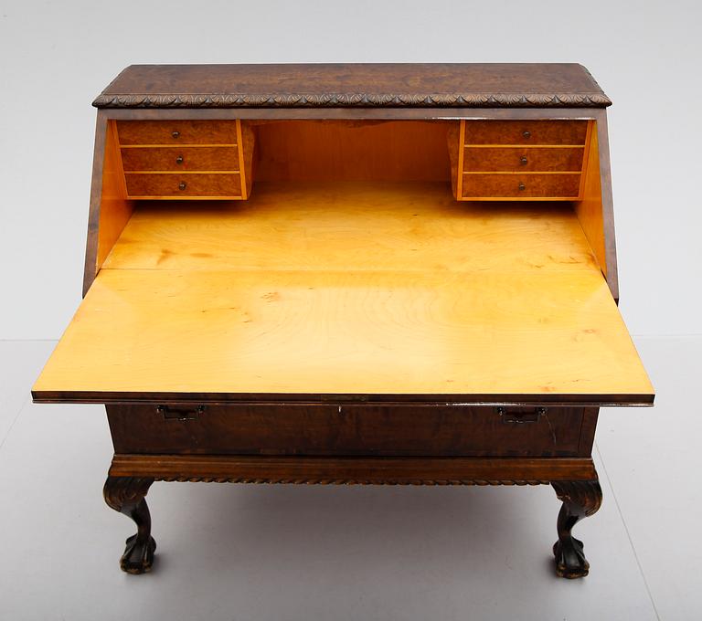 SEKRETÄR, Chippendalesti, 1900-talets första hälft.