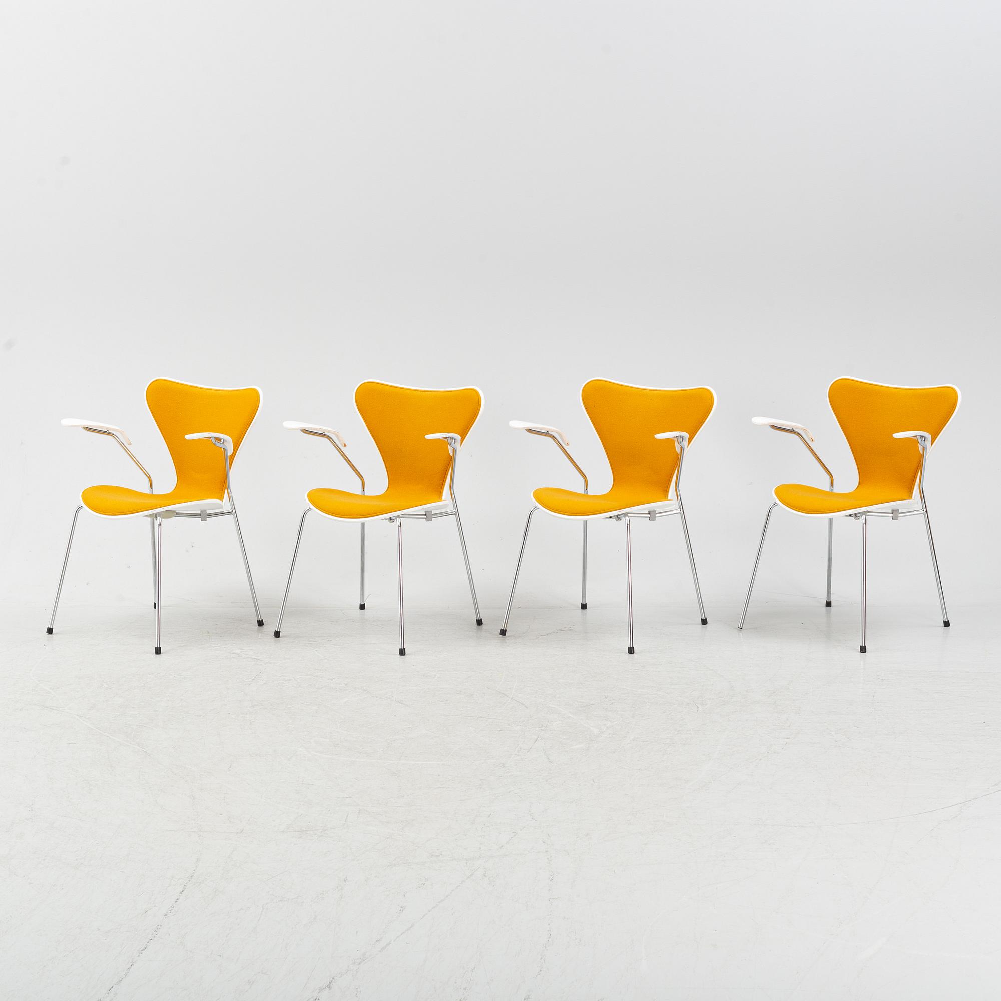 Arne Jacobsen, karmstolar, 4 st, "Sjuan", Fritz Hansen, Danmark, daterade 2001.