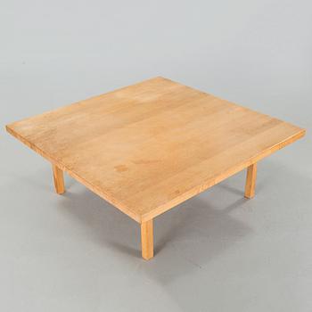 A late 20th century coffee table.