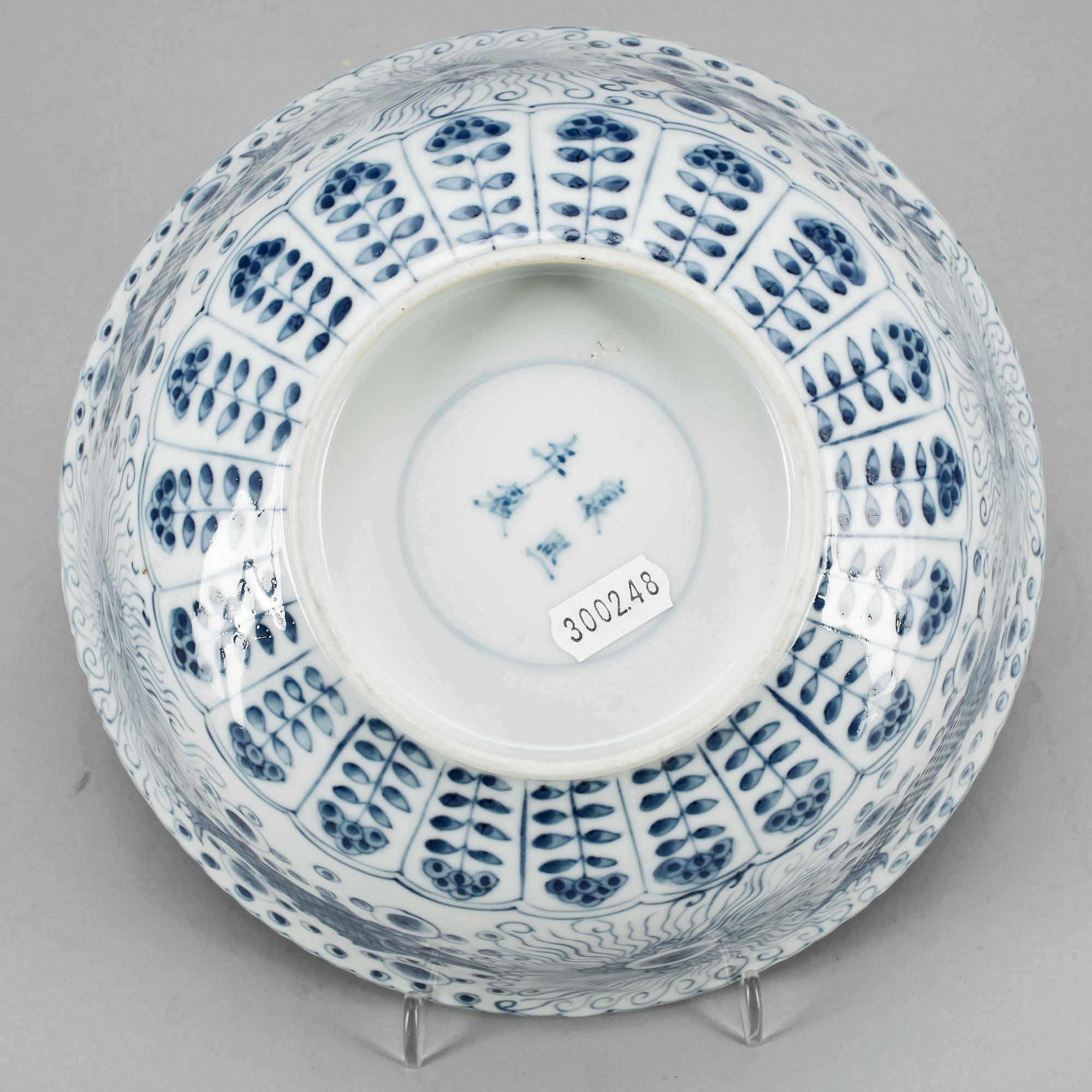 SKÅL. Porslin. Kangxi-stil. Kina. Modern tillverkning.