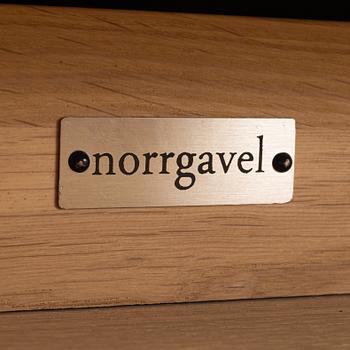 Nirvan Richter, sidobord, "Våg", Norrgavel.