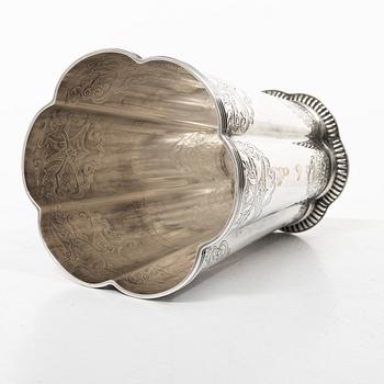 Tage Göthlin, vase, silver, Tenn & Silver Ab, Tesi, Gothenburg 1952.