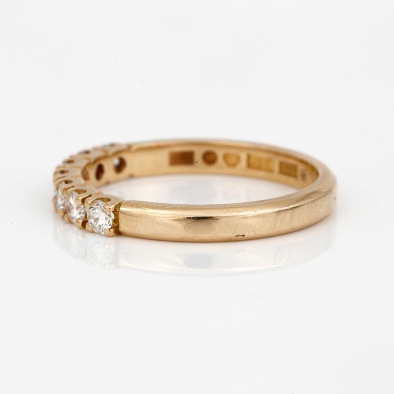 RING, 18K guld med briljantslipade diamanter, 0,35 ct, Hedbergs, Stockholm, 1990. Total vikt ca 2,72 g.