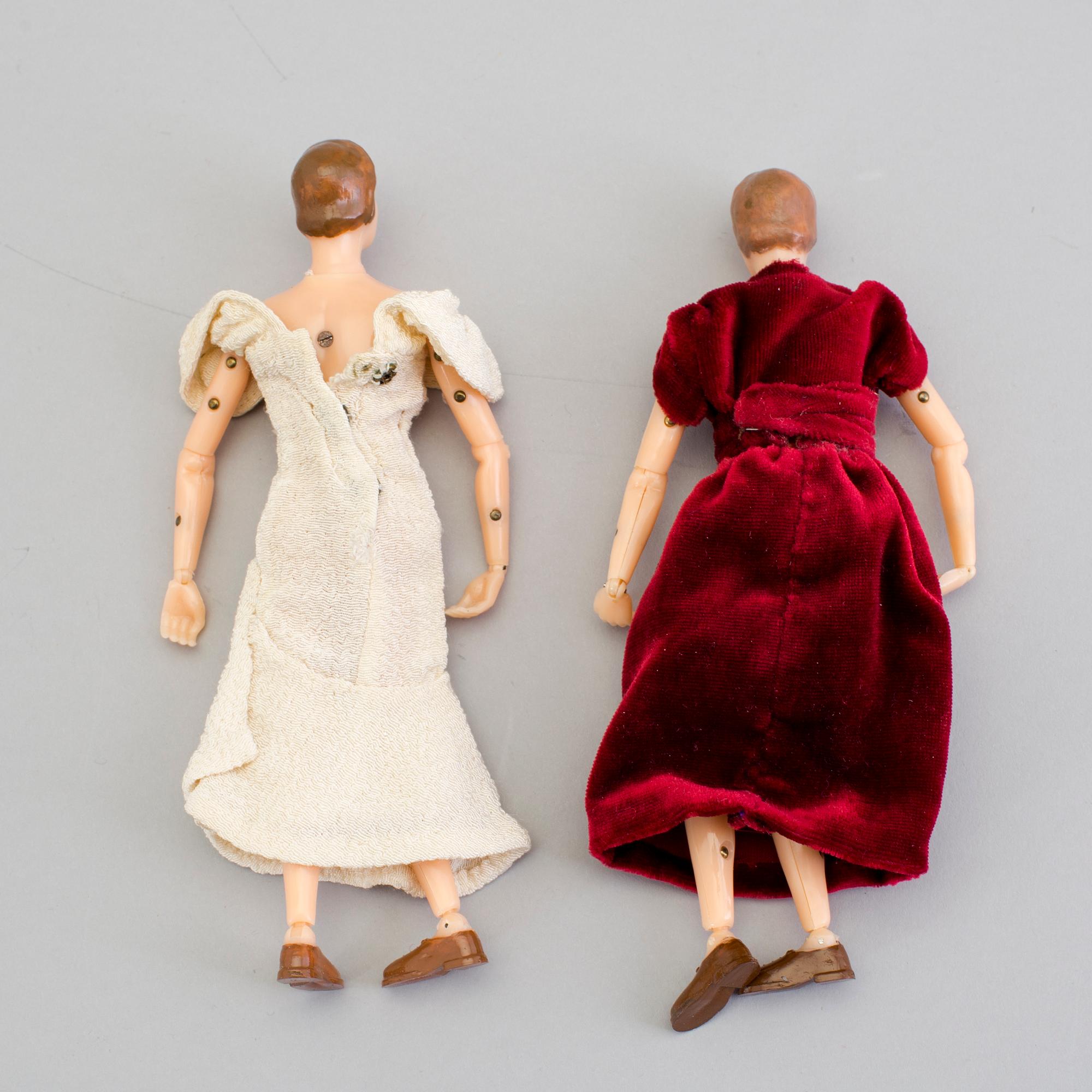 A lot of 15 pieces of doll house furniture by Berit Bergström, Nolbyn, Värmländskt hantverk, first half of the 20th cent.