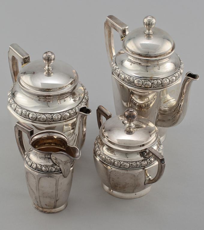 KAFFE- SAMT TESERVIS, 4 delar, silver, C G Hallberg, Stockholm, importstämplat, 1920-tal. Vikt 1 520 g.