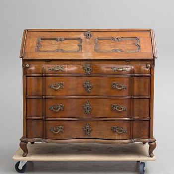 A NORTHERN EUROPEAN OAK SECRETAIRE, second half of the 18th century.