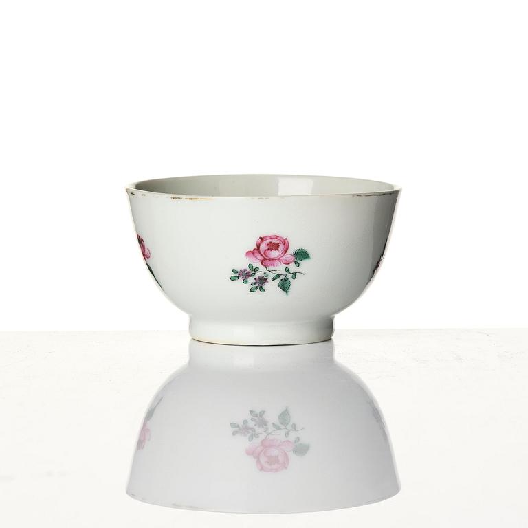 A famille rose armorial cup and stand with the monogram of the Swedish King Gustavus III, Qing dynasty, 18th century.