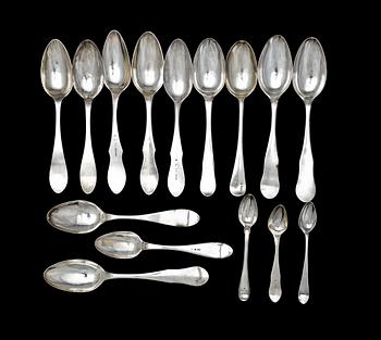 PARTI SKEDAR, 15 st, silver, bla Magnus Söderberg i Visby, 1800-tal. Totalvikt ca 490 gram.
