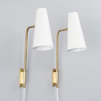 PAAVO TYNELL, A PAIR OF WALL LIGHTS. Manufacturer's stamp Idman. 1950s.