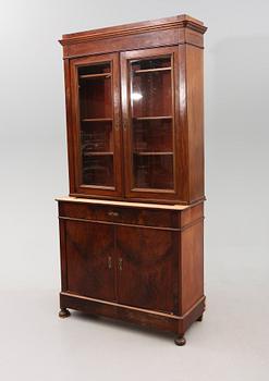 BOKSKÅP, 1800-talets andra hälft.