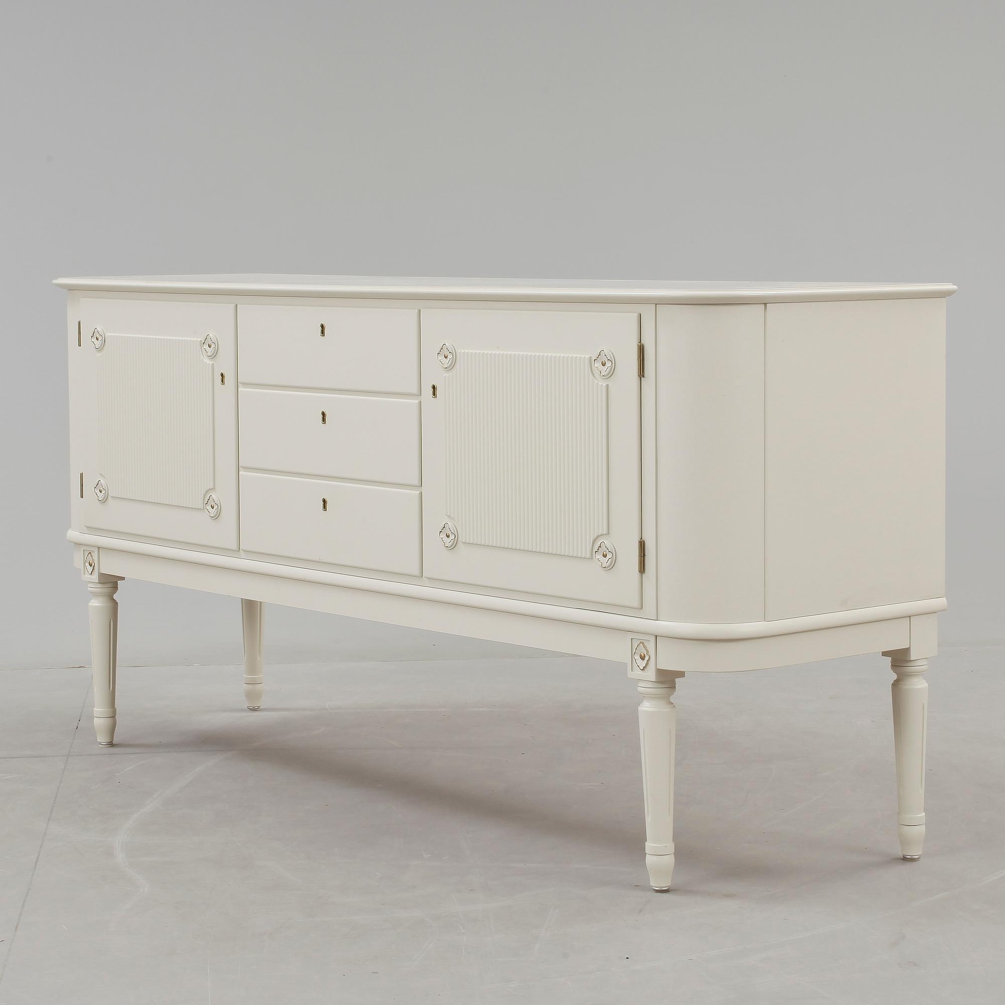SIDEBOARD, gustaviansk stil, 1900-tal.