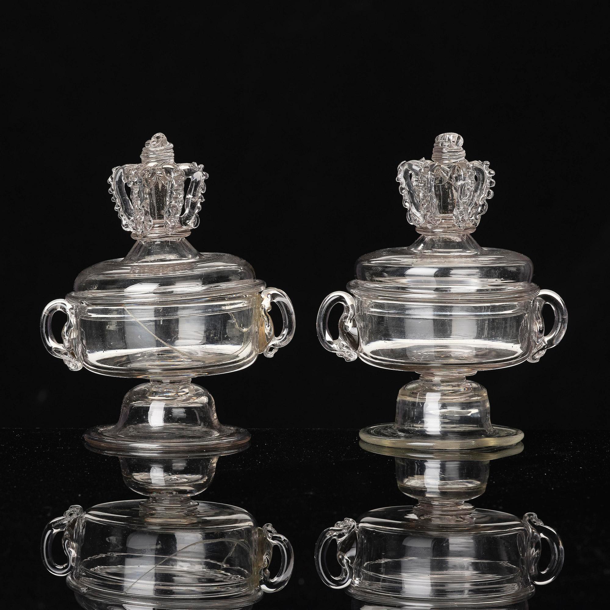A pair of Swedish butter boxes with covers, Kosta, 18th century.
