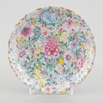 A Chinese mille fiori porcelain dish, 20th century.