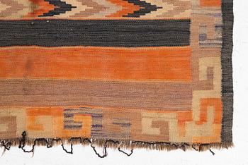 Matta, Kelim, ca 228 x 104 cm.