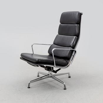 Charles and Ray Eames, stol "Soft Pad EA 222", Vitra sent 1900-tal.