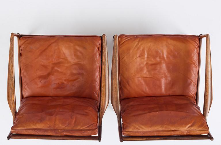 Ib Kofod-Larsen, fåtöljer, ett par, "Samsö", Olof Persons Fåtöljindustri (OPE), Jönköping, 1960-tal.