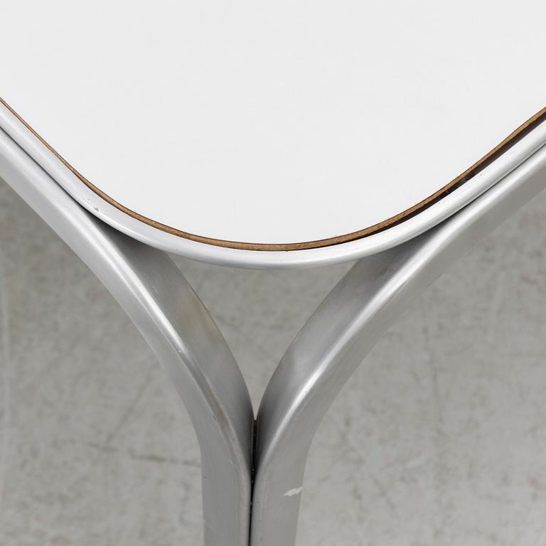 Jørn Utzon, a 'New Angle' dining table, Fritz Hansen, Denmark, 1971.