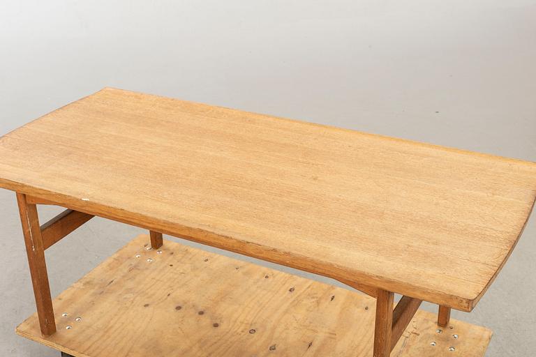 TOVE OCH EDVARD KINDT LARSEN, coffe table , modell nr 125 Seffle MöbelfabrikSOFFBORD,