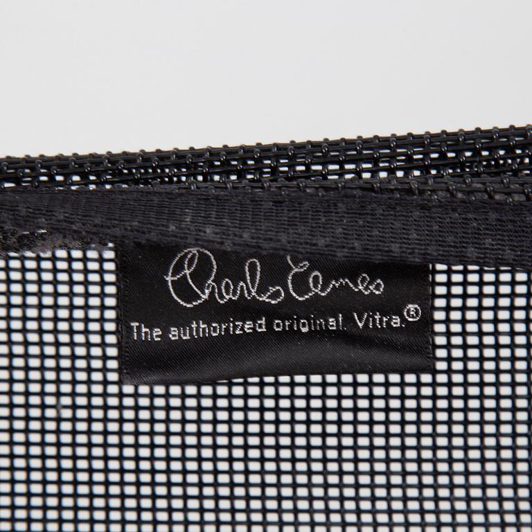 Charles & Ray Eames, karmstol, "EA108", Vitra, 2009.