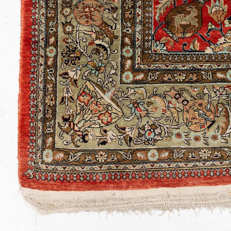 Matta, silke Ghom, ca 205 x 135 cm.