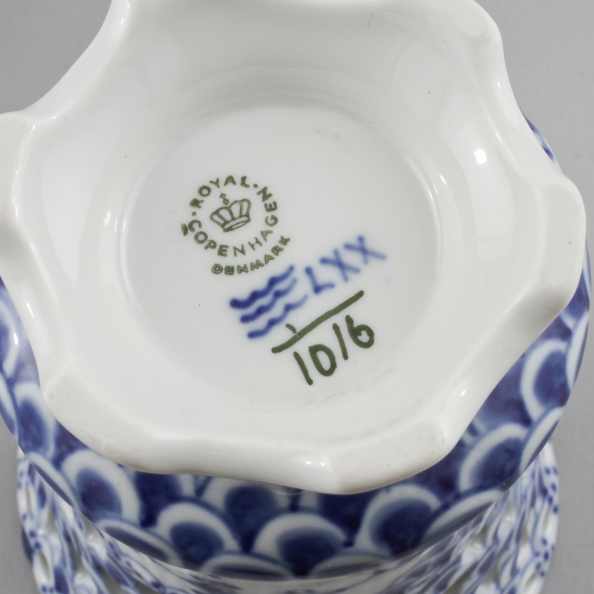 SERVISDELAR, 6 st, porslin, "Musselmalet", Royal Copenhagen, 1900-tal.