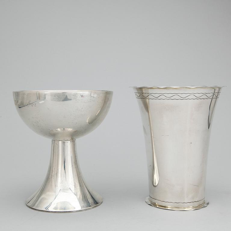 BÄGARE, 2 st, Guldsmedsaktiebolaget, Stockholm, 1922, 1937. Totalvikt ca 495 gram.