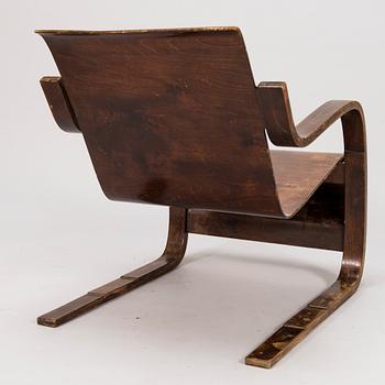 Alvar Aalto, A 1932-1934 'Paimio' armchair for O.Y. Huonekalu-ja Rakennustyötehdas A.B. Finland.