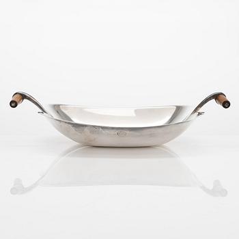 Tapio Wirkkala, bread basket "TW 58", silver (916), teak handles, Kultakeskus, Hämeenlinna, Finland 1959.