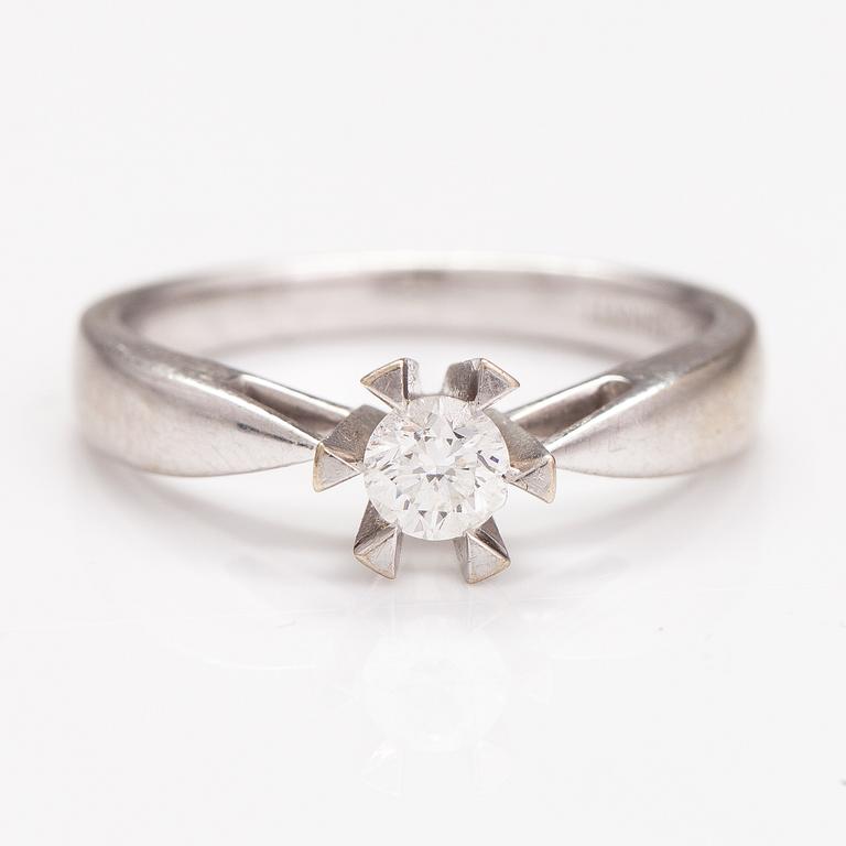 A 14K white gold ring with a diamond ca. 0.30 ct. Marked Chanti.
