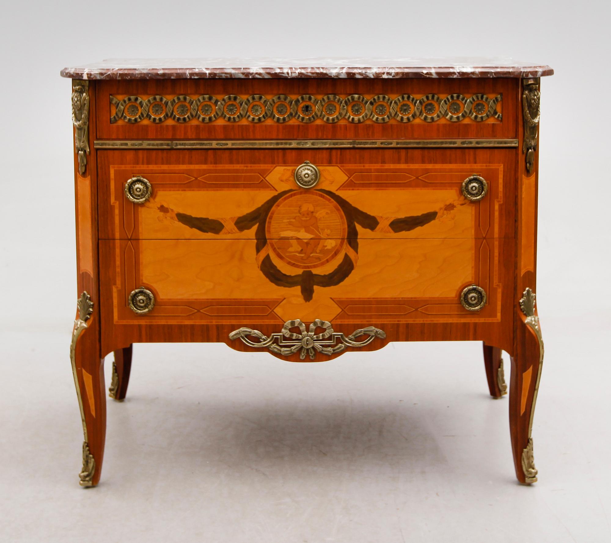 BYRÅ, gustaviansk stil, 1900-talets mitt.