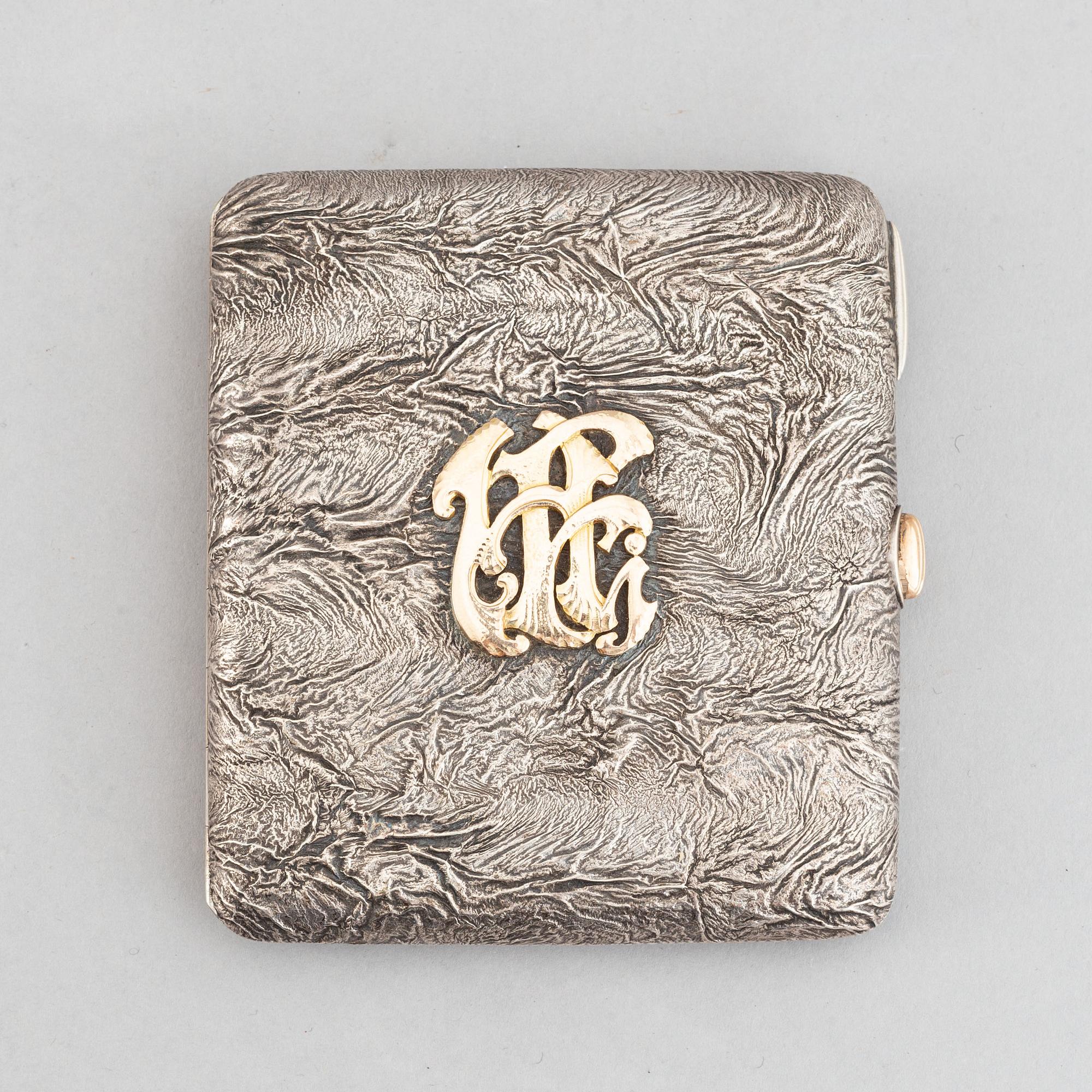 A finnish parcel-gilt silver cigarette case, Turku 1924.