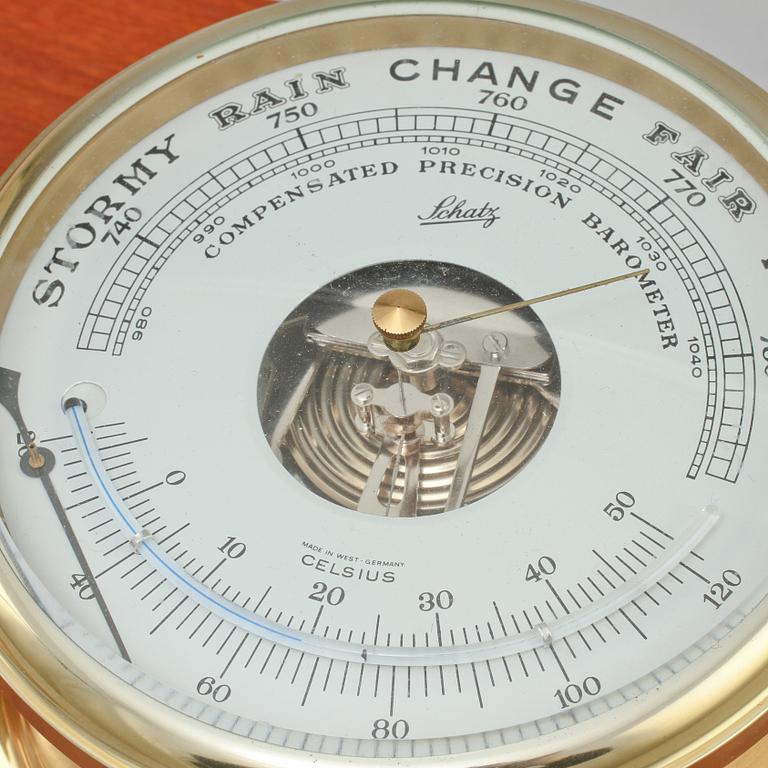 VÄGGUR SAMT BAROMETER, Schatz, 1900-talets andra hälft.