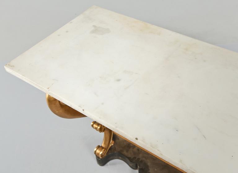 KONSOLBORD, troligen Göteborg, 1800-talets första hälft.