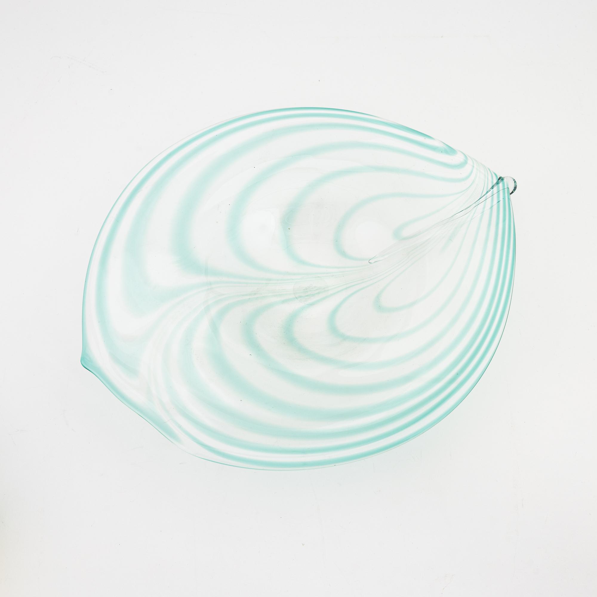 Gunnel Sahlin, glasfrukter, 3 st, med fat, Kosta Boda Artist Collection, signerade.