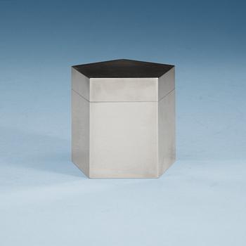 656. A Wiwen Nilsson sterling pentagonal box, Lund 1952.