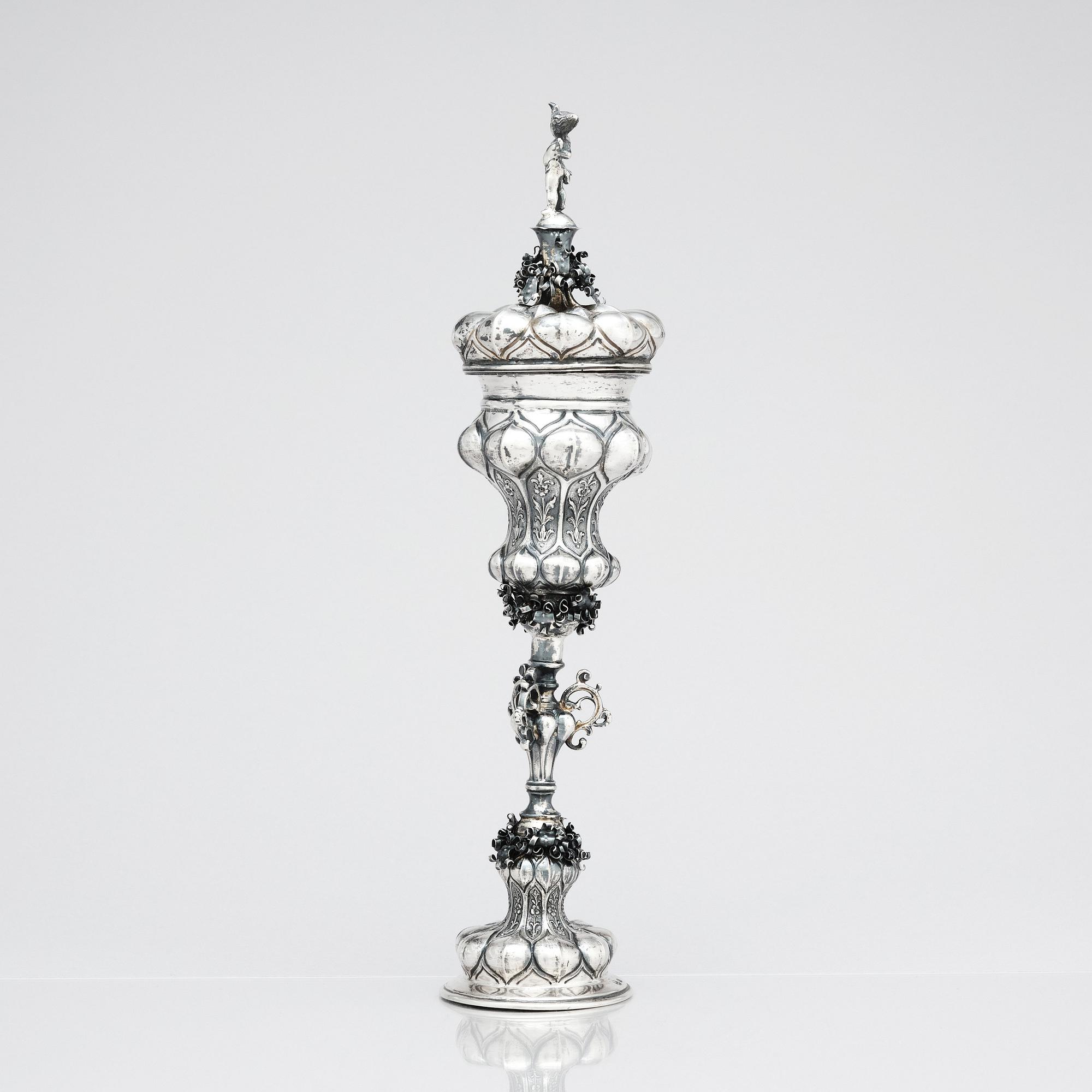 Druvpokal med lock, silver, sannolikt Österrike/Hammerstadt 1700-tal. Barock.