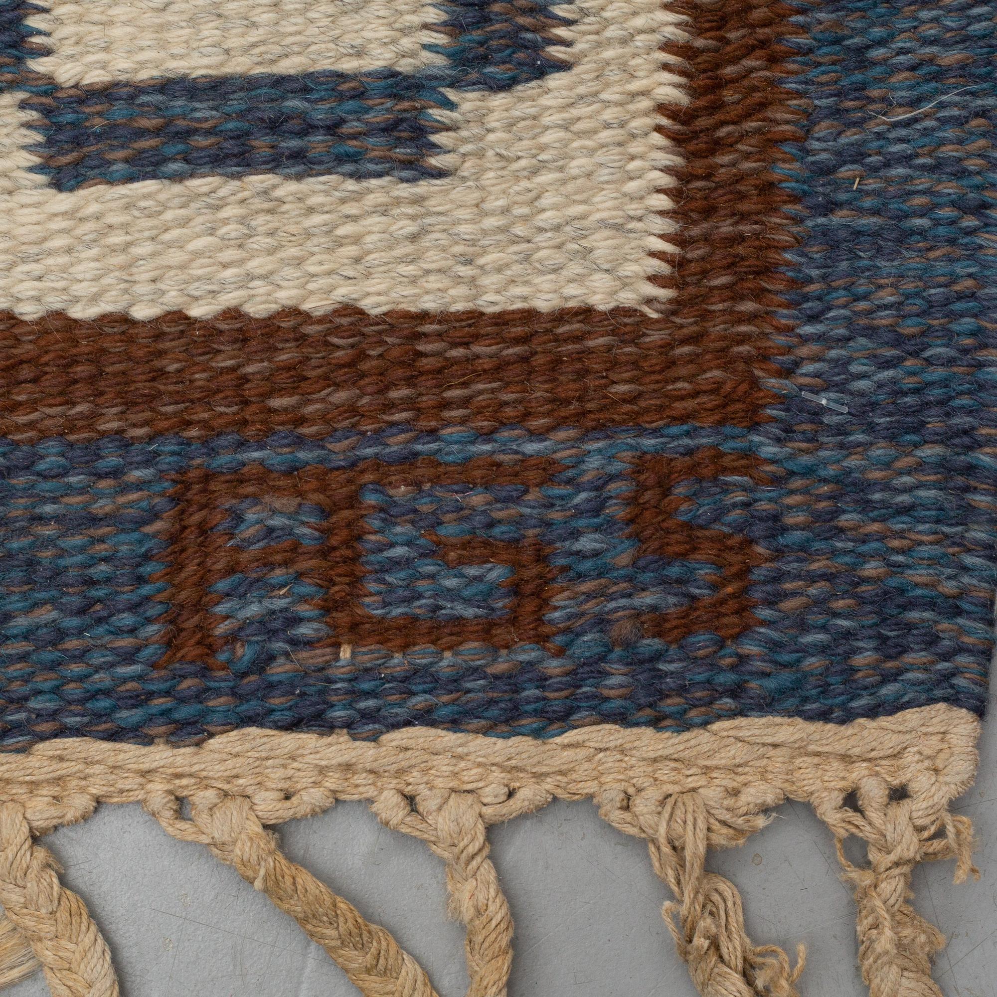 ANNA-GRETA SJÖQVIST, A CARPET, flat weave, ca 235,5-236,5 x 167,5-169,5 cm, signed AGS.