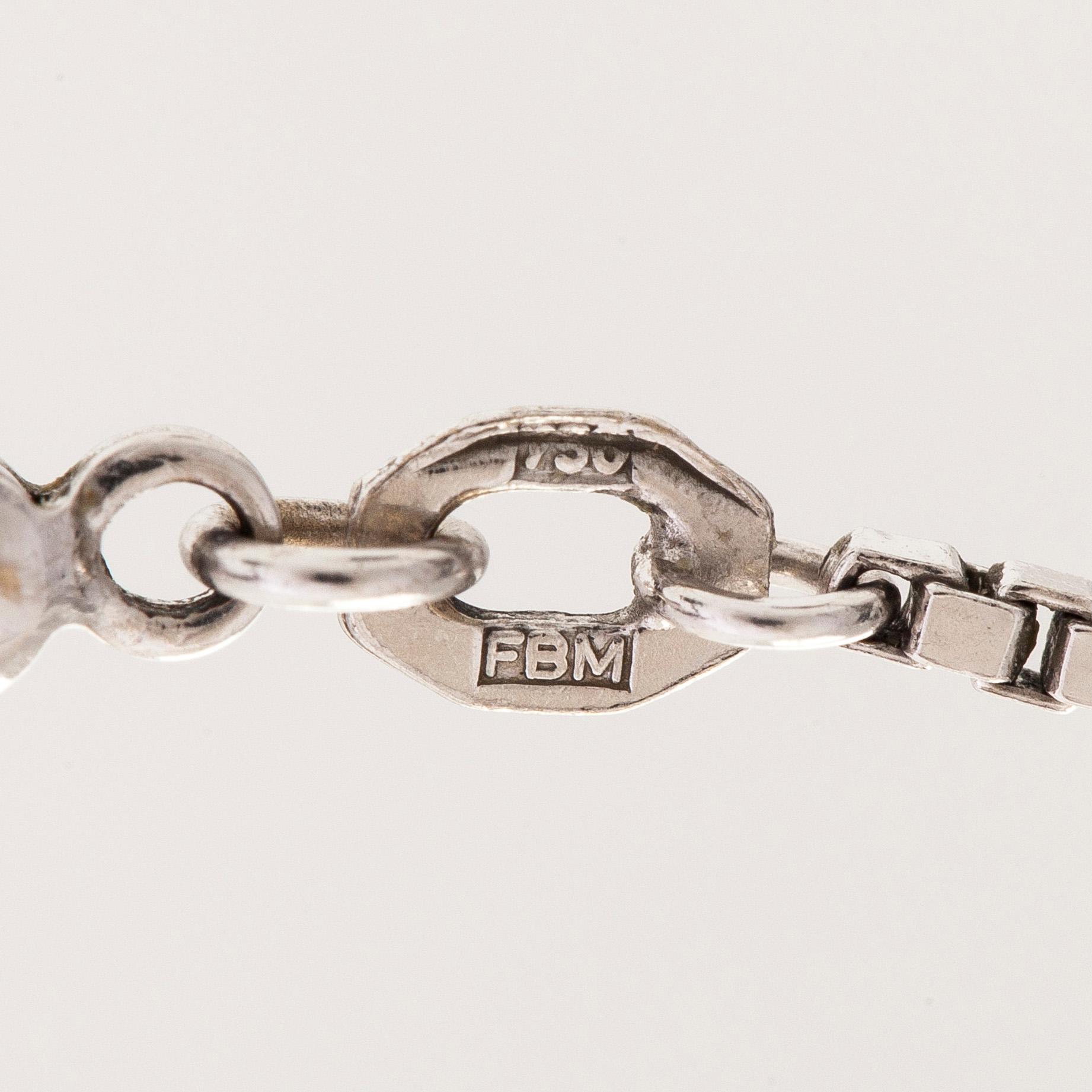 Halsband, 18K vitguld, hänge i platina med odlad pärla och diamanter.