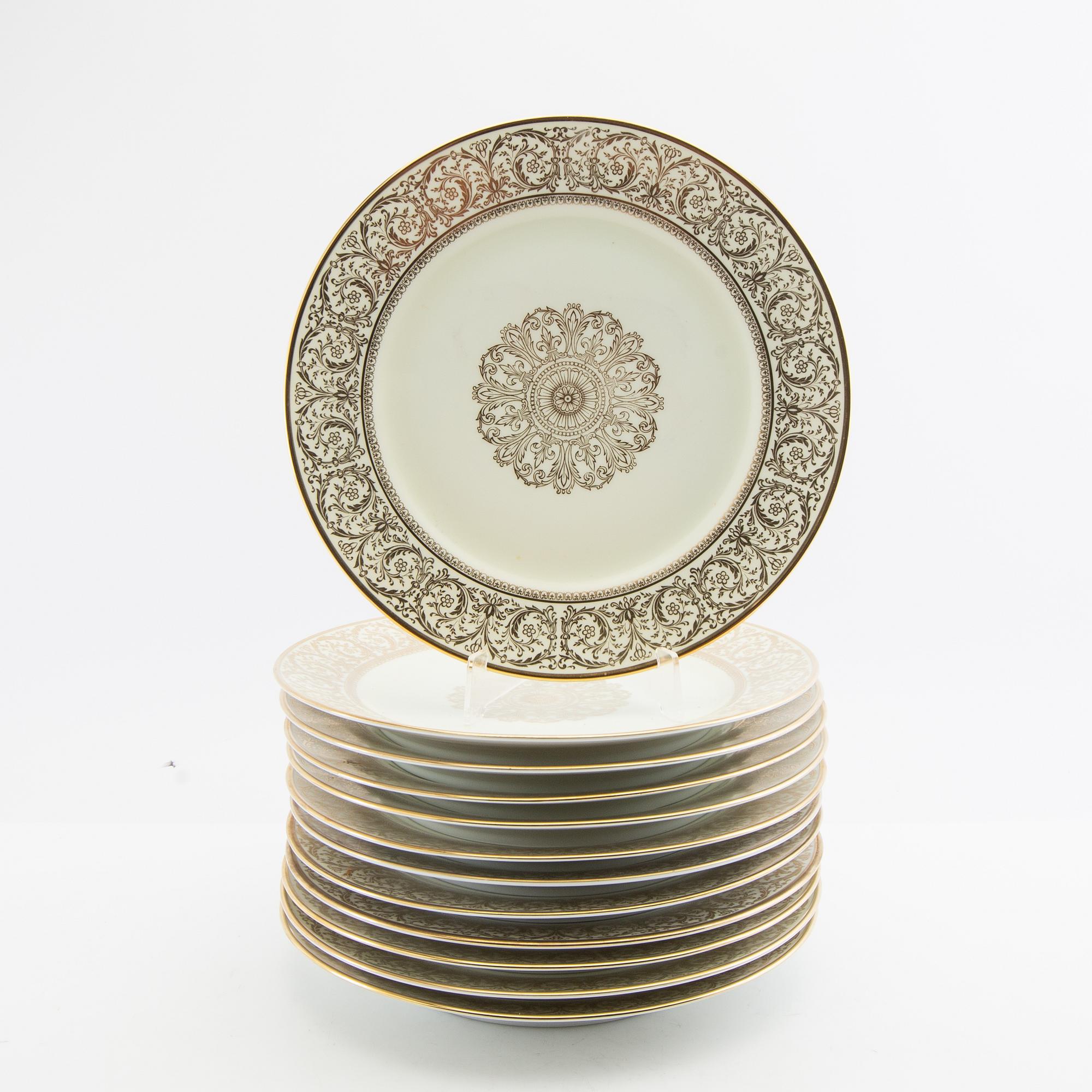 Dinner plates 12 pcs mid-20th century porcelain.