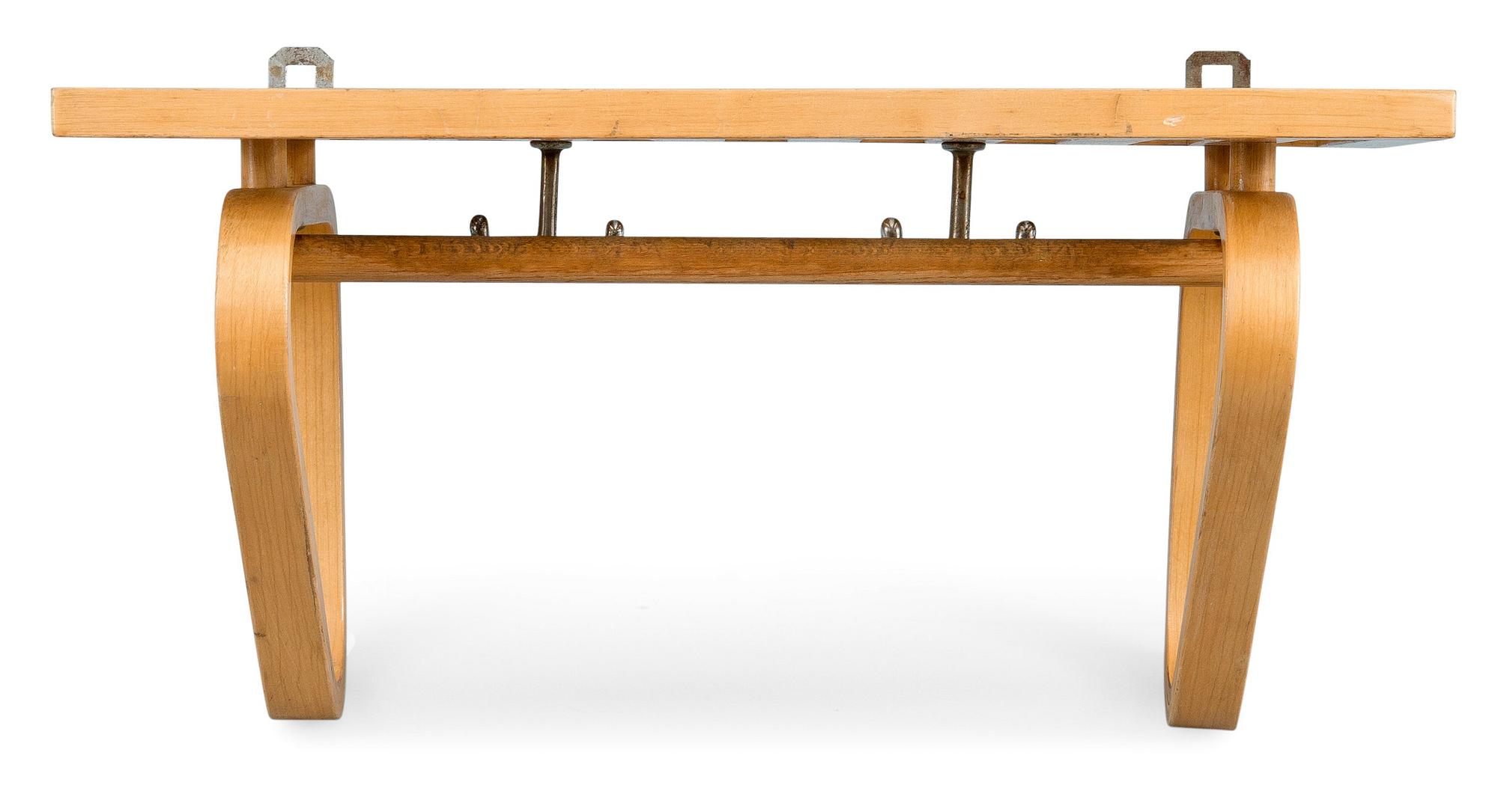 Alvar Aalto, KLÄDHÄNGARE.