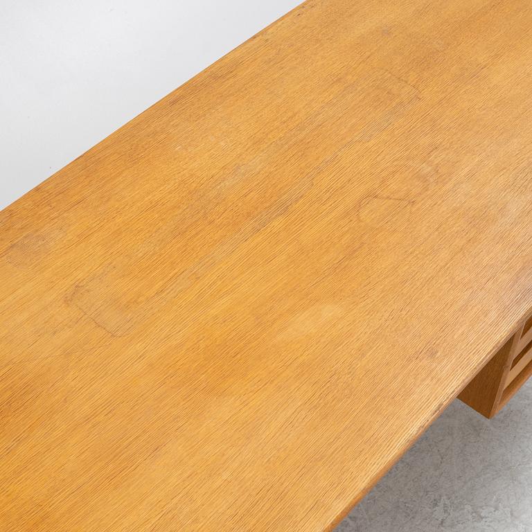 Gunni Omann, an oak desk, 1960's.