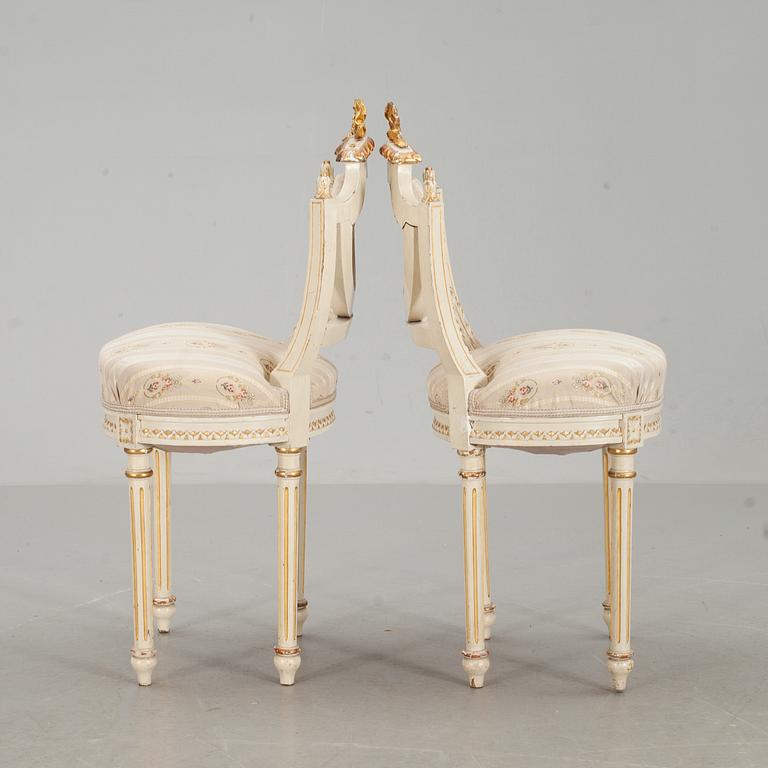 STOLAR, ett par, sk. boudoirstolar, Louis XVI-stil.
