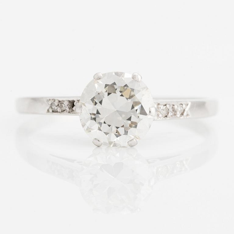 Ring, platinum with brilliant-cut diamond, Strömdahl, Stockholm 1946.