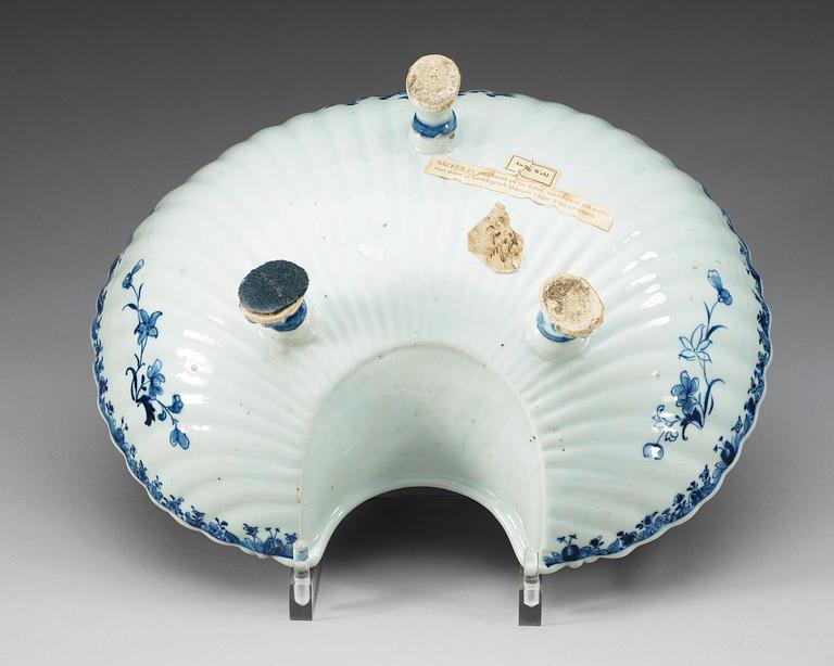 A large blue and white base for a wallfountain, Qing dynasty, Qianlong (1736-95).