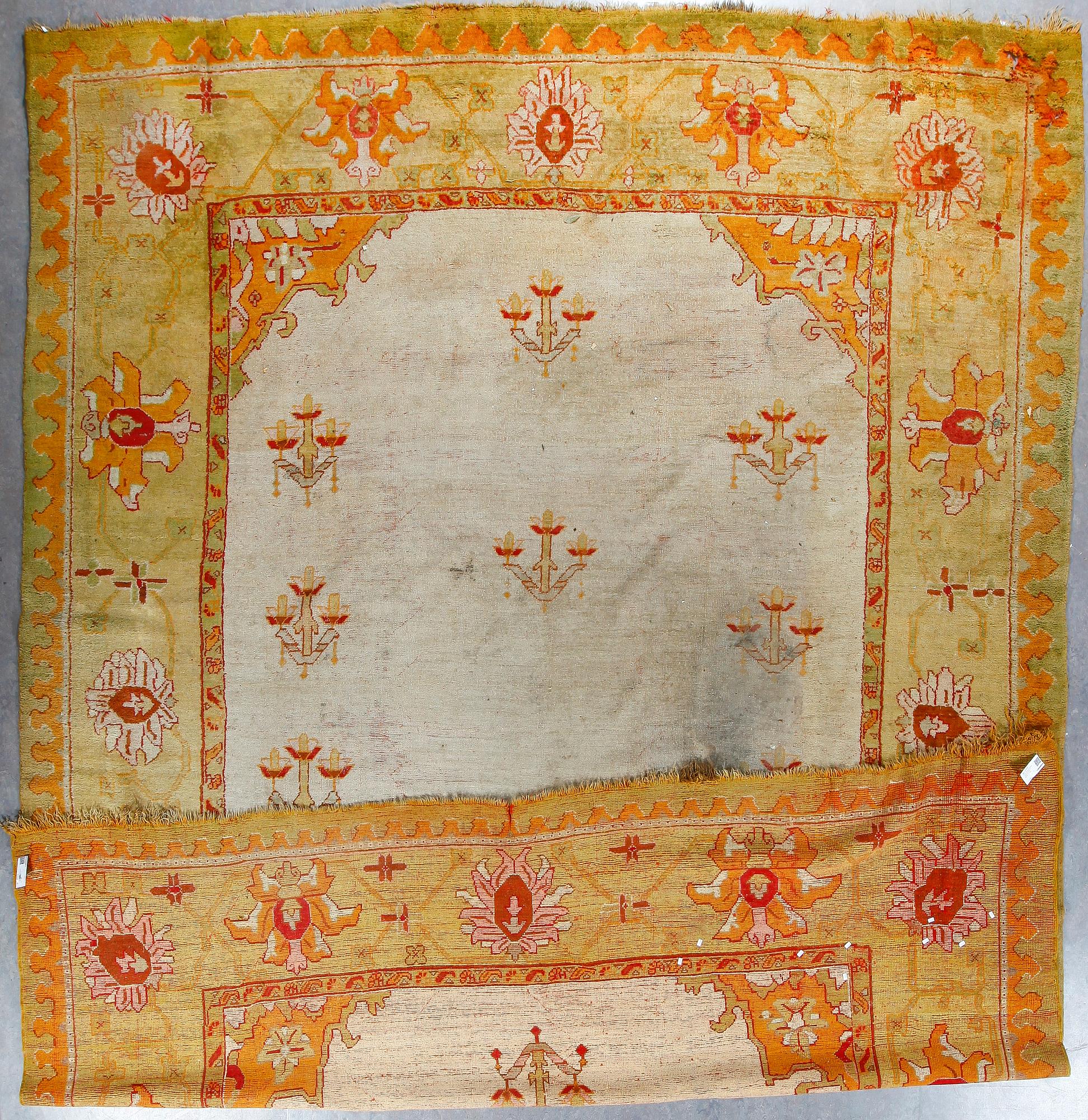 MATTA, Antik/semiantik, Oushak sannolikt, ca 440x325.