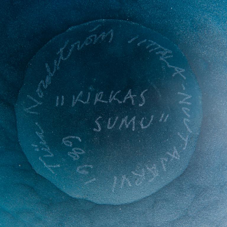 TIINA NORDSTRÖM, taidelasi, "Kirkas sumu", signeerattu Tiina Nordström Iittala-Nuutajärvi 1989.